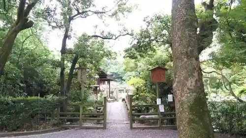 嚴島神社 (京都御苑)の建物その他