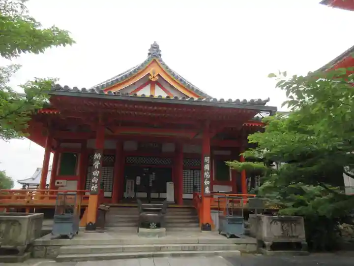 中山寺の本殿・本堂