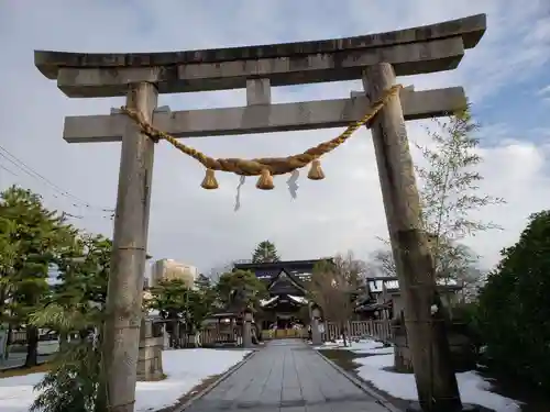 高岡関野神社の鳥居