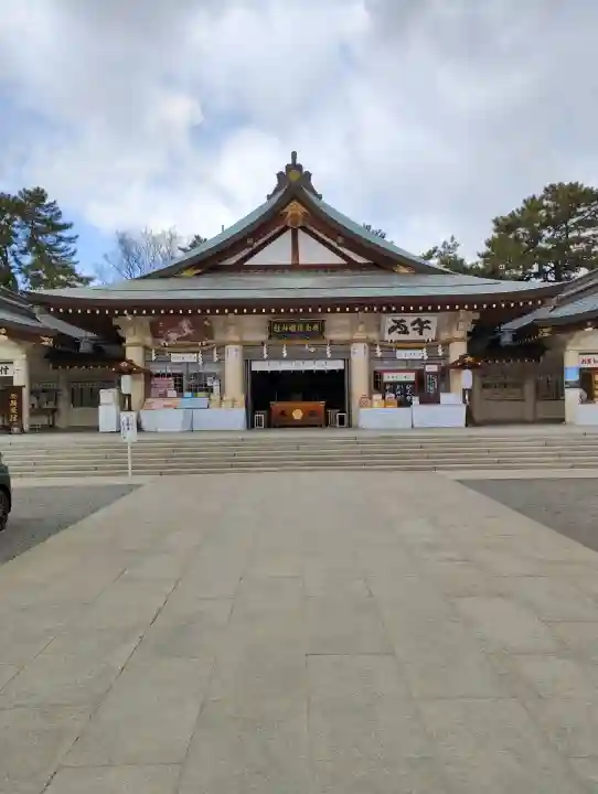 廣島護國神社の{uncategorized: "未分類", other: "その他", undefined: "問題あり", building: "その他建物", grave: "お墓", sacred_gate: "鳥居", guardian: "狛犬", statue: "像", buddha: "仏像", history: "歴史", nature: "自然", garden: "庭園", animal: "動物", pagoda: "塔", temizu: "手水舎", mountain_gate: "山門・神門", sanctuary: "本殿・本堂", subordinate: "末社・摂社", art: "芸術", scenery: "景色", jizo: "地蔵", ema: "絵馬", goshuin: "御朱印", omikuji: "おみくじ", items: "授与品その他", amulet: "お守り", goshuincho: "御朱印帳", eats: "食事", festival: "お祭り", votive_dance: "神楽", shichigosan: "七五三参", wedding: "結婚式", experience: "体験その他", initially: "初詣", around: "周辺", anti_infection: "感染症対策"}