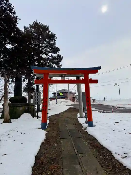 東開発稲荷神社の{uncategorized: "未分類", other: "その他", undefined: "問題あり", building: "その他建物", grave: "お墓", sacred_gate: "鳥居", guardian: "狛犬", statue: "像", buddha: "仏像", history: "歴史", nature: "自然", garden: "庭園", animal: "動物", pagoda: "塔", temizu: "手水舎", mountain_gate: "山門・神門", sanctuary: "本殿・本堂", subordinate: "末社・摂社", art: "芸術", scenery: "景色", jizo: "地蔵", ema: "絵馬", goshuin: "御朱印", omikuji: "おみくじ", items: "授与品その他", amulet: "お守り", goshuincho: "御朱印帳", eats: "食事", festival: "お祭り", votive_dance: "神楽", shichigosan: "七五三参", wedding: "結婚式", experience: "体験その他", initially: "初詣", around: "周辺", anti_infection: "感染症対策"}