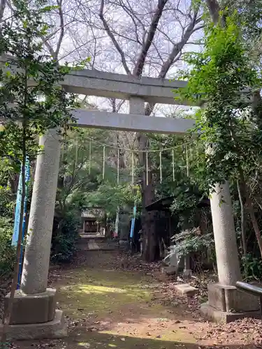 頼政神社の鳥居