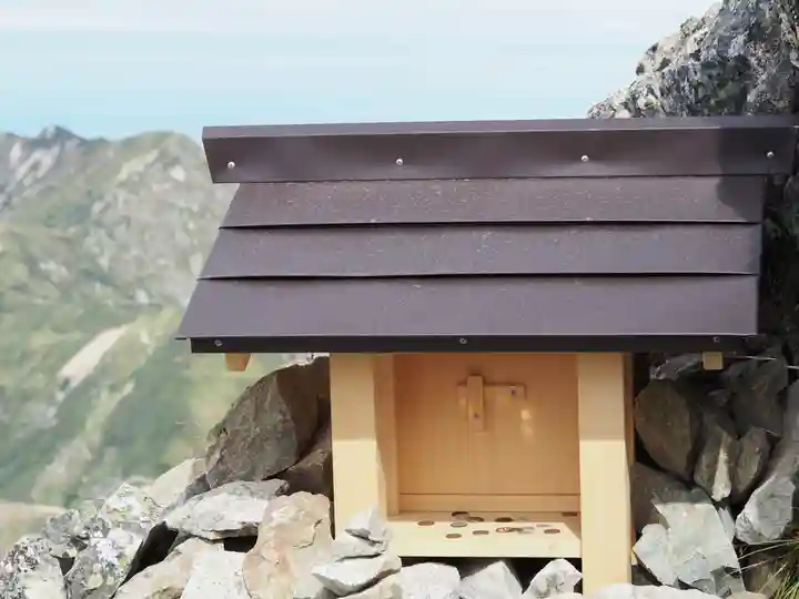 雄山神社峰本社の末社・摂社