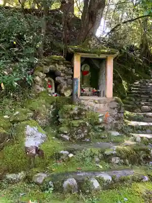 道明地蔵と慈母観音(石川県)