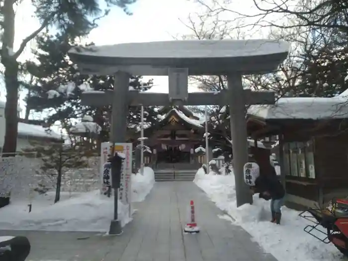 札幌彌彦神社の鳥居