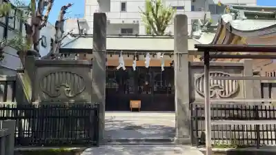 高輪神社の{uncategorized: "未分類", other: "その他", undefined: "問題あり", building: "その他建物", grave: "お墓", sacred_gate: "鳥居", guardian: "狛犬", statue: "像", buddha: "仏像", history: "歴史", nature: "自然", garden: "庭園", animal: "動物", pagoda: "塔", temizu: "手水舎", mountain_gate: "山門・神門", sanctuary: "本殿・本堂", subordinate: "末社・摂社", art: "芸術", scenery: "景色", jizo: "地蔵", ema: "絵馬", goshuin: "御朱印", omikuji: "おみくじ", items: "授与品その他", amulet: "お守り", goshuincho: "御朱印帳", eats: "食事", festival: "お祭り", votive_dance: "神楽", shichigosan: "七五三参", wedding: "結婚式", experience: "体験その他", initially: "初詣", around: "周辺", anti_infection: "感染症対策"}