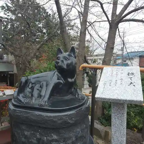 鎮守氷川神社の狛犬