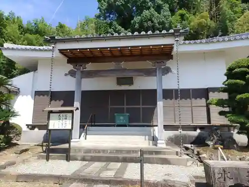 法紹寺の本殿・本堂