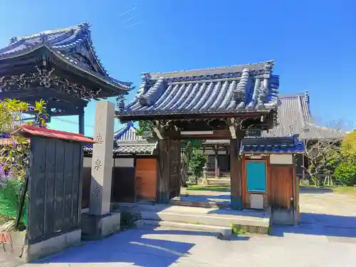 盛泉寺の山門・神門