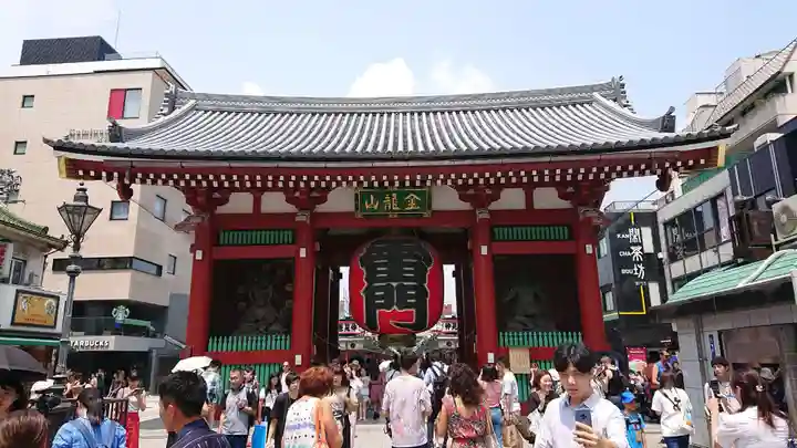 浅草寺の山門・神門