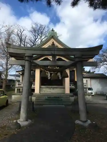 諏訪神社の鳥居