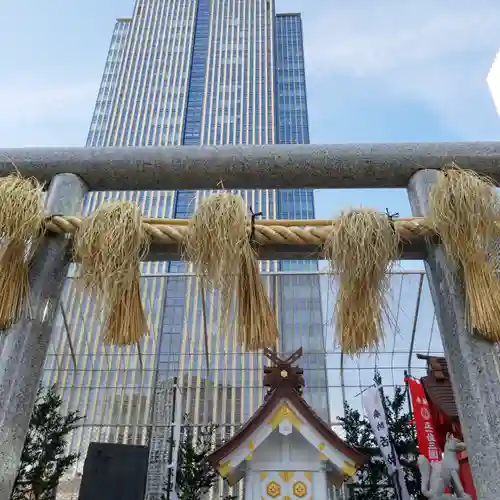 三囲神社（三圍神社）日本橋摂社の鳥居