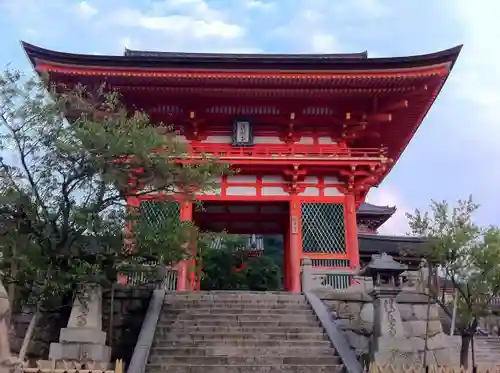 清水寺の山門・神門