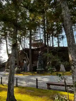 瑞巌寺の{uncategorized: "未分類", other: "その他", undefined: "問題あり", building: "その他建物", grave: "お墓", sacred_gate: "鳥居", guardian: "狛犬", statue: "像", buddha: "仏像", history: "歴史", nature: "自然", garden: "庭園", animal: "動物", pagoda: "塔", temizu: "手水舎", mountain_gate: "山門・神門", sanctuary: "本殿・本堂", subordinate: "末社・摂社", art: "芸術", scenery: "景色", jizo: "地蔵", ema: "絵馬", goshuin: "御朱印", omikuji: "おみくじ", items: "授与品その他", amulet: "お守り", goshuincho: "御朱印帳", eats: "食事", festival: "お祭り", votive_dance: "神楽", shichigosan: "七五三参", wedding: "結婚式", experience: "体験その他", initially: "初詣", around: "周辺", anti_infection: "感染症対策"}