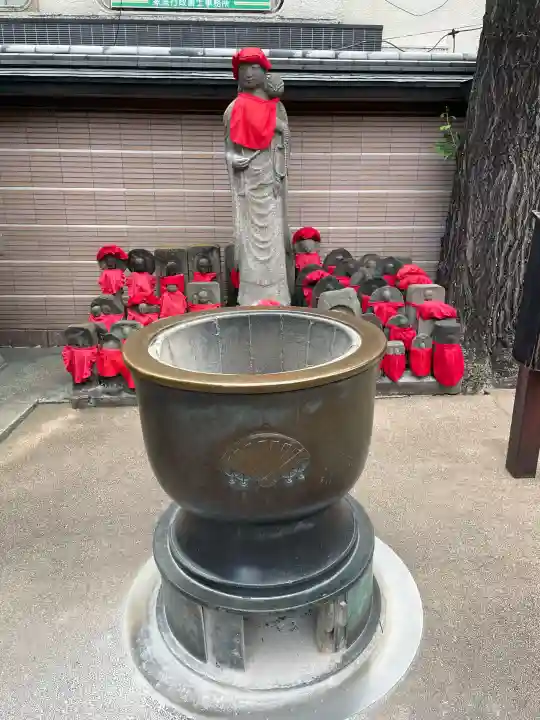 とげぬき地蔵尊 高岩寺の{uncategorized: "未分類", other: "その他", undefined: "問題あり", building: "その他建物", grave: "お墓", sacred_gate: "鳥居", guardian: "狛犬", statue: "像", buddha: "仏像", history: "歴史", nature: "自然", garden: "庭園", animal: "動物", pagoda: "塔", temizu: "手水舎", mountain_gate: "山門・神門", sanctuary: "本殿・本堂", subordinate: "末社・摂社", art: "芸術", scenery: "景色", jizo: "地蔵", ema: "絵馬", goshuin: "御朱印", omikuji: "おみくじ", items: "授与品その他", amulet: "お守り", goshuincho: "御朱印帳", eats: "食事", festival: "お祭り", votive_dance: "神楽", shichigosan: "七五三参", wedding: "結婚式", experience: "体験その他", initially: "初詣", around: "周辺", anti_infection: "感染症対策"}