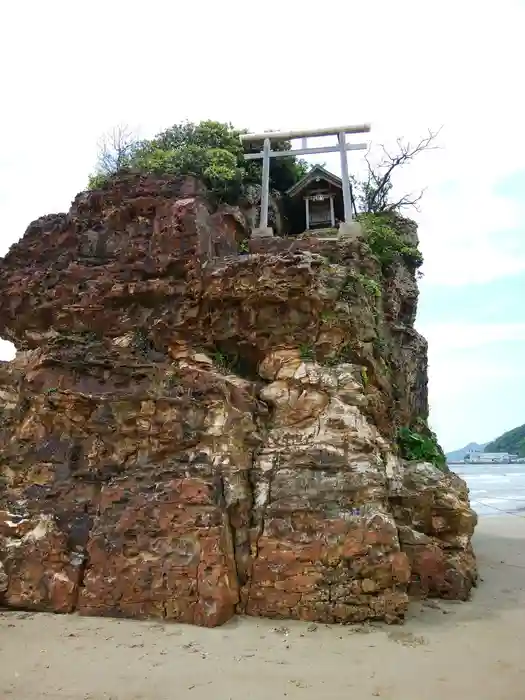 稲佐の浜　弁天島の鳥居