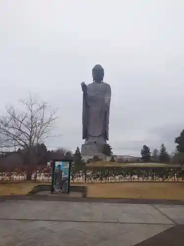 東本願寺本廟 牛久浄苑（牛久大仏）の仏像