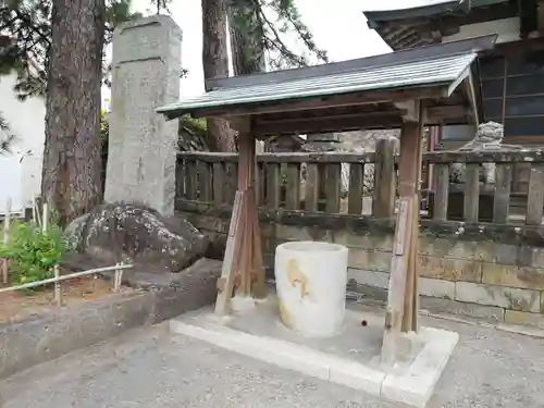 出羽神社の手水