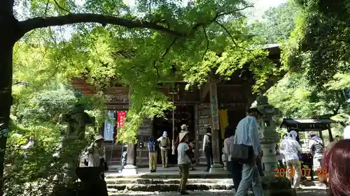 岩之上堂の本殿