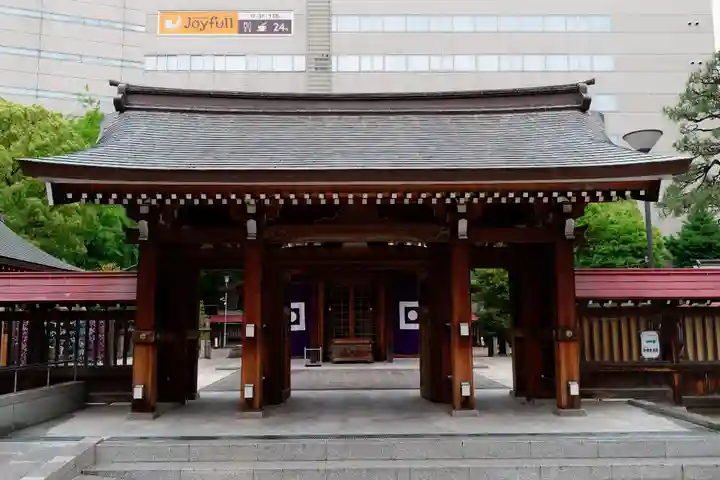 警固神社の山門・神門