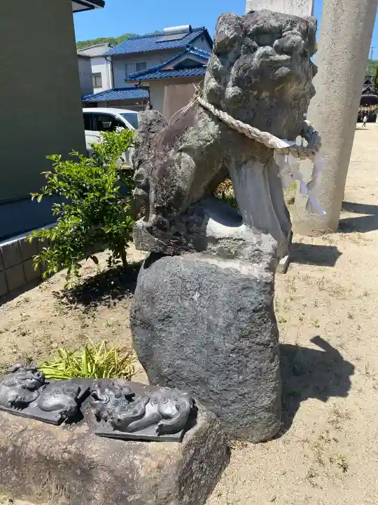 大浦神社の{uncategorized: "未分類", other: "その他", undefined: "問題あり", building: "その他建物", grave: "お墓", sacred_gate: "鳥居", guardian: "狛犬", statue: "像", buddha: "仏像", history: "歴史", nature: "自然", garden: "庭園", animal: "動物", pagoda: "塔", temizu: "手水舎", mountain_gate: "山門・神門", sanctuary: "本殿・本堂", subordinate: "末社・摂社", art: "芸術", scenery: "景色", jizo: "地蔵", ema: "絵馬", goshuin: "御朱印", omikuji: "おみくじ", items: "授与品その他", amulet: "お守り", goshuincho: "御朱印帳", eats: "食事", festival: "お祭り", votive_dance: "神楽", shichigosan: "七五三参", wedding: "結婚式", experience: "体験その他", initially: "初詣", around: "周辺", anti_infection: "感染症対策"}