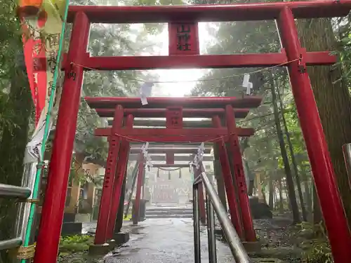 新屋山神社(山梨県)