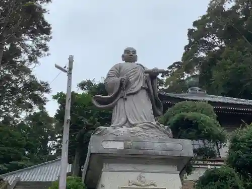 津慶寺の像