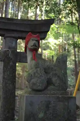 朝日稲荷神社の狛犬