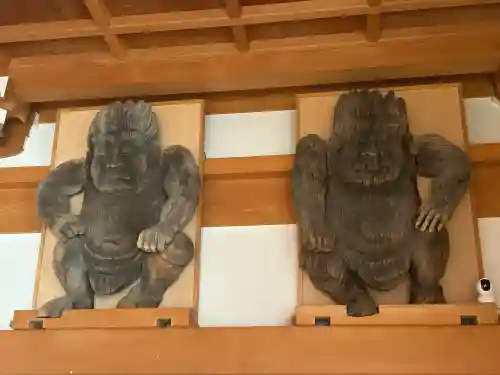 鏡忍寺の{uncategorized: "未分類", other: "その他", undefined: "問題あり", building: "その他建物", grave: "お墓", sacred_gate: "鳥居", guardian: "狛犬", statue: "像", buddha: "仏像", history: "歴史", nature: "自然", garden: "庭園", animal: "動物", pagoda: "塔", temizu: "手水舎", mountain_gate: "山門・神門", sanctuary: "本殿・本堂", subordinate: "末社・摂社", art: "芸術", scenery: "景色", jizo: "地蔵", ema: "絵馬", goshuin: "御朱印", omikuji: "おみくじ", items: "授与品その他", amulet: "お守り", goshuincho: "御朱印帳", eats: "食事", festival: "お祭り", votive_dance: "神楽", shichigosan: "七五三参", wedding: "結婚式", experience: "体験その他", initially: "初詣", around: "周辺", anti_infection: "感染症対策"}