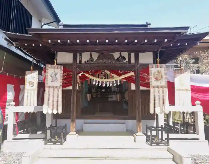 上宮地稲荷神社の{uncategorized: "未分類", other: "その他", undefined: "問題あり", building: "その他建物", grave: "お墓", sacred_gate: "鳥居", guardian: "狛犬", statue: "像", buddha: "仏像", history: "歴史", nature: "自然", garden: "庭園", animal: "動物", pagoda: "塔", temizu: "手水舎", mountain_gate: "山門・神門", sanctuary: "本殿・本堂", subordinate: "末社・摂社", art: "芸術", scenery: "景色", jizo: "地蔵", ema: "絵馬", goshuin: "御朱印", omikuji: "おみくじ", items: "授与品その他", amulet: "お守り", goshuincho: "御朱印帳", eats: "食事", festival: "お祭り", votive_dance: "神楽", shichigosan: "七五三参", wedding: "結婚式", experience: "体験その他", initially: "初詣", around: "周辺", anti_infection: "感染症対策"}