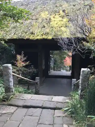 杉本寺の山門