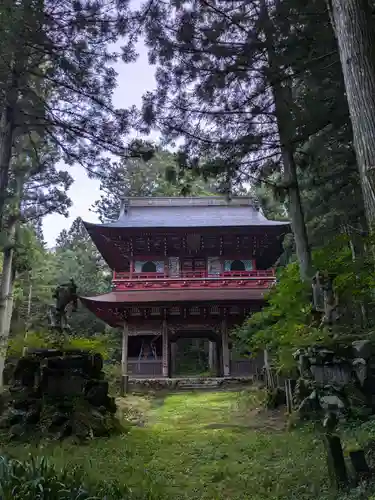 迦葉山龍華院弥勒護国寺（弥勒寺）の山門・神門