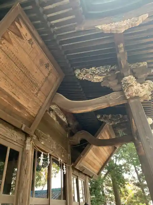 伊与久雷電神社の本殿