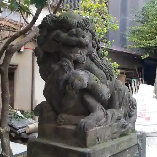 稲荷鬼王神社の狛犬