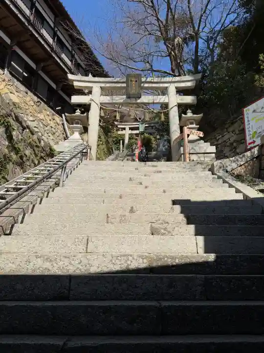 竹生島神社(都久夫須麻神社)の{uncategorized: "未分類", other: "その他", undefined: "問題あり", building: "その他建物", grave: "お墓", sacred_gate: "鳥居", guardian: "狛犬", statue: "像", buddha: "仏像", history: "歴史", nature: "自然", garden: "庭園", animal: "動物", pagoda: "塔", temizu: "手水舎", mountain_gate: "山門・神門", sanctuary: "本殿・本堂", subordinate: "末社・摂社", art: "芸術", scenery: "景色", jizo: "地蔵", ema: "絵馬", goshuin: "御朱印", omikuji: "おみくじ", items: "授与品その他", amulet: "お守り", goshuincho: "御朱印帳", eats: "食事", festival: "お祭り", votive_dance: "神楽", shichigosan: "七五三参", wedding: "結婚式", experience: "体験その他", initially: "初詣", around: "周辺", anti_infection: "感染症対策"}