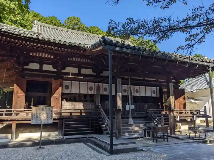 霊山寺の本殿・本堂
