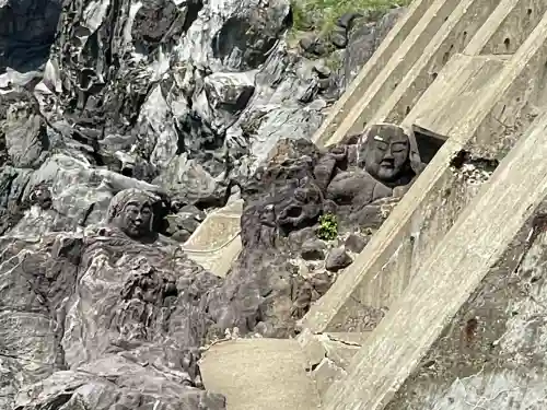 十六羅漢岩 (山形県)