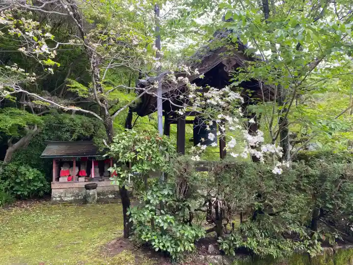 金勝寺の{uncategorized: "未分類", other: "その他", undefined: "問題あり", building: "その他建物", grave: "お墓", sacred_gate: "鳥居", guardian: "狛犬", statue: "像", buddha: "仏像", history: "歴史", nature: "自然", garden: "庭園", animal: "動物", pagoda: "塔", temizu: "手水舎", mountain_gate: "山門・神門", sanctuary: "本殿・本堂", subordinate: "末社・摂社", art: "芸術", scenery: "景色", jizo: "地蔵", ema: "絵馬", goshuin: "御朱印", omikuji: "おみくじ", items: "授与品その他", amulet: "お守り", goshuincho: "御朱印帳", eats: "食事", festival: "お祭り", votive_dance: "神楽", shichigosan: "七五三参", wedding: "結婚式", experience: "体験その他", initially: "初詣", around: "周辺", anti_infection: "感染症対策"}