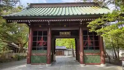 高徳院の山門・神門