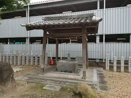 深田山神社の手水舎
