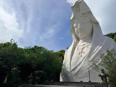 大船観音寺の{uncategorized: "未分類", other: "その他", undefined: "問題あり", building: "その他建物", grave: "お墓", sacred_gate: "鳥居", guardian: "狛犬", statue: "像", buddha: "仏像", history: "歴史", nature: "自然", garden: "庭園", animal: "動物", pagoda: "塔", temizu: "手水舎", mountain_gate: "山門・神門", sanctuary: "本殿・本堂", subordinate: "末社・摂社", art: "芸術", scenery: "景色", jizo: "地蔵", ema: "絵馬", goshuin: "御朱印", omikuji: "おみくじ", items: "授与品その他", amulet: "お守り", goshuincho: "御朱印帳", eats: "食事", festival: "お祭り", votive_dance: "神楽", shichigosan: "七五三参", wedding: "結婚式", experience: "体験その他", initially: "初詣", around: "周辺", anti_infection: "感染症対策"}