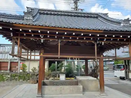 瀧尾神社の手水舎