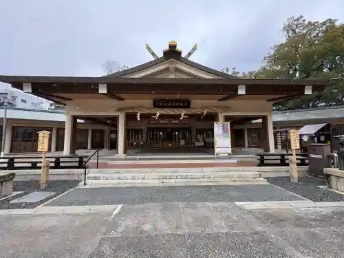 三重縣護國神社の{uncategorized: "未分類", other: "その他", undefined: "問題あり", building: "その他建物", grave: "お墓", sacred_gate: "鳥居", guardian: "狛犬", statue: "像", buddha: "仏像", history: "歴史", nature: "自然", garden: "庭園", animal: "動物", pagoda: "塔", temizu: "手水舎", mountain_gate: "山門・神門", sanctuary: "本殿・本堂", subordinate: "末社・摂社", art: "芸術", scenery: "景色", jizo: "地蔵", ema: "絵馬", goshuin: "御朱印", omikuji: "おみくじ", items: "授与品その他", amulet: "お守り", goshuincho: "御朱印帳", eats: "食事", festival: "お祭り", votive_dance: "神楽", shichigosan: "七五三参", wedding: "結婚式", experience: "体験その他", initially: "初詣", around: "周辺", anti_infection: "感染症対策"}