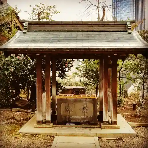 筑土八幡神社の手水