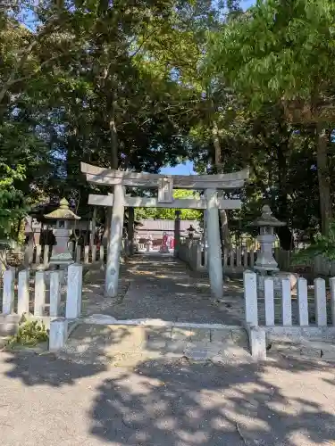 伏見稲荷神社の{uncategorized: "未分類", other: "その他", undefined: "問題あり", building: "その他建物", grave: "お墓", sacred_gate: "鳥居", guardian: "狛犬", statue: "像", buddha: "仏像", history: "歴史", nature: "自然", garden: "庭園", animal: "動物", pagoda: "塔", temizu: "手水舎", mountain_gate: "山門・神門", sanctuary: "本殿・本堂", subordinate: "末社・摂社", art: "芸術", scenery: "景色", jizo: "地蔵", ema: "絵馬", goshuin: "御朱印", omikuji: "おみくじ", items: "授与品その他", amulet: "お守り", goshuincho: "御朱印帳", eats: "食事", festival: "お祭り", votive_dance: "神楽", shichigosan: "七五三参", wedding: "結婚式", experience: "体験その他", initially: "初詣", around: "周辺", anti_infection: "感染症対策"}