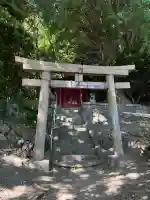 船守稲荷神社の{uncategorized: "未分類", other: "その他", undefined: "問題あり", building: "その他建物", grave: "お墓", sacred_gate: "鳥居", guardian: "狛犬", statue: "像", buddha: "仏像", history: "歴史", nature: "自然", garden: "庭園", animal: "動物", pagoda: "塔", temizu: "手水舎", mountain_gate: "山門・神門", sanctuary: "本殿・本堂", subordinate: "末社・摂社", art: "芸術", scenery: "景色", jizo: "地蔵", ema: "絵馬", goshuin: "御朱印", omikuji: "おみくじ", items: "授与品その他", amulet: "お守り", goshuincho: "御朱印帳", eats: "食事", festival: "お祭り", votive_dance: "神楽", shichigosan: "七五三参", wedding: "結婚式", experience: "体験その他", initially: "初詣", around: "周辺", anti_infection: "感染症対策"}