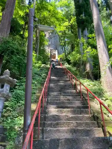 中之嶽神社の建物その他