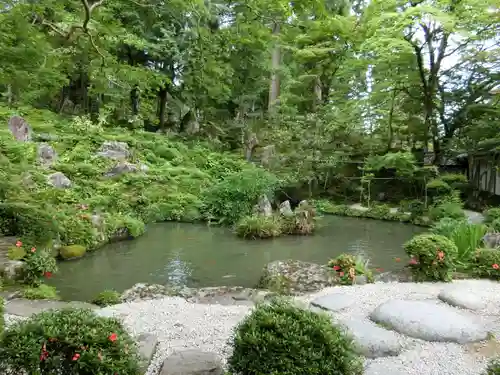 西明寺の庭園