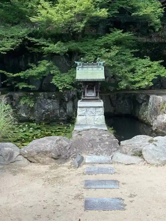 花山院菩提寺の末社・摂社