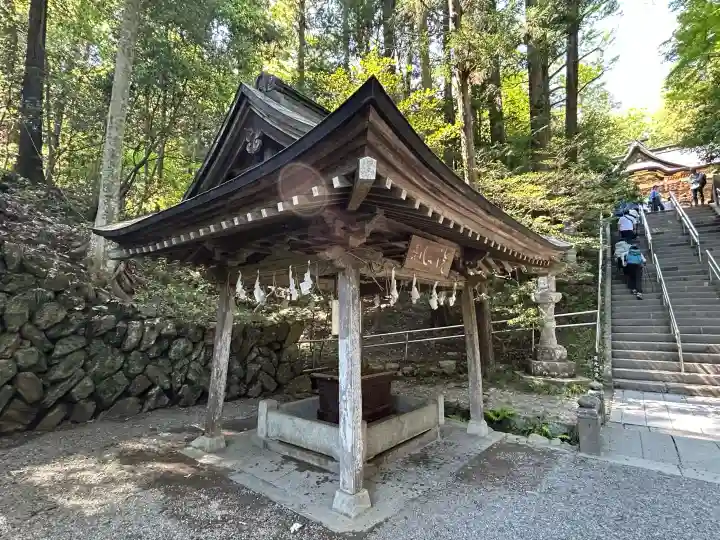宝登山神社の{uncategorized: "未分類", other: "その他", undefined: "問題あり", building: "その他建物", grave: "お墓", sacred_gate: "鳥居", guardian: "狛犬", statue: "像", buddha: "仏像", history: "歴史", nature: "自然", garden: "庭園", animal: "動物", pagoda: "塔", temizu: "手水舎", mountain_gate: "山門・神門", sanctuary: "本殿・本堂", subordinate: "末社・摂社", art: "芸術", scenery: "景色", jizo: "地蔵", ema: "絵馬", goshuin: "御朱印", omikuji: "おみくじ", items: "授与品その他", amulet: "お守り", goshuincho: "御朱印帳", eats: "食事", festival: "お祭り", votive_dance: "神楽", shichigosan: "七五三参", wedding: "結婚式", experience: "体験その他", initially: "初詣", around: "周辺", anti_infection: "感染症対策"}